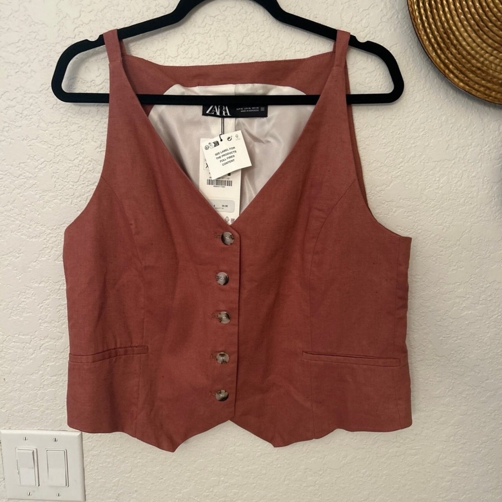 Zara Women's Rose Button-Front Vest Top